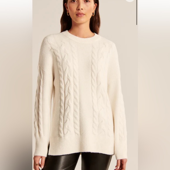 Abercrombie & Fitch Sweaters - NWT Abercrombie & Fitch oversized sweater